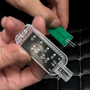 PCBA avec 12 LED à haute luminosité pour le foyer de la voiture La lumière de l'atmosphère de la voiture originale prend en charge Les lumières changent de couleur en synchronisation